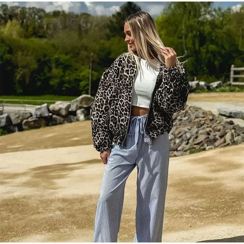 Veste élégante légère pour femmes moderne