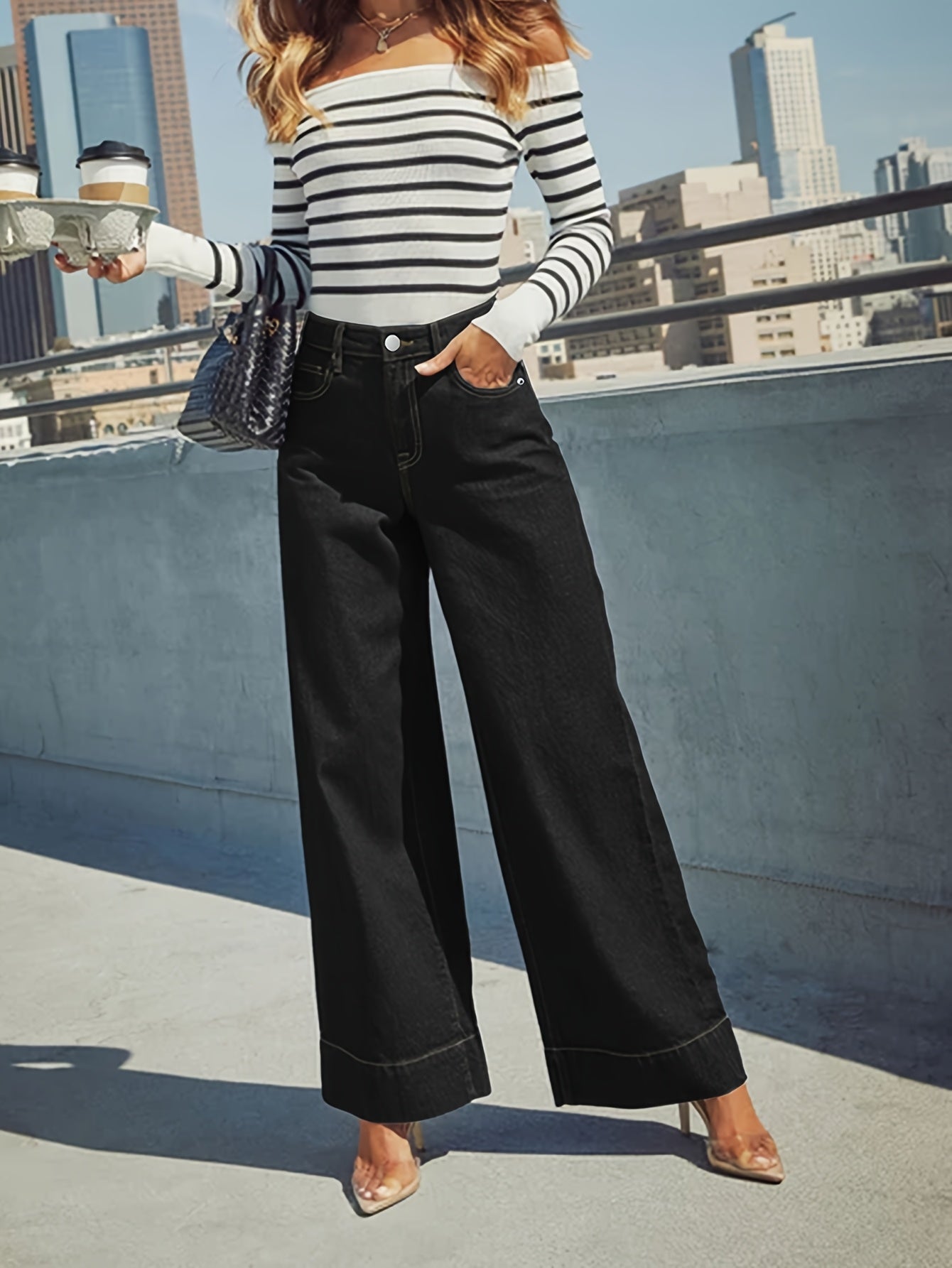 Jean en denim extensible taille haute à jambes larges avec ourlet revers