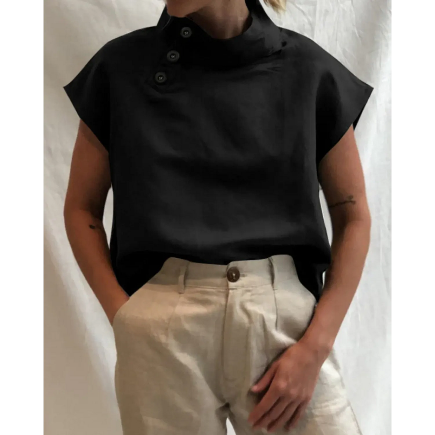 Blouse de bureau en coton et lin avec détails de boutons