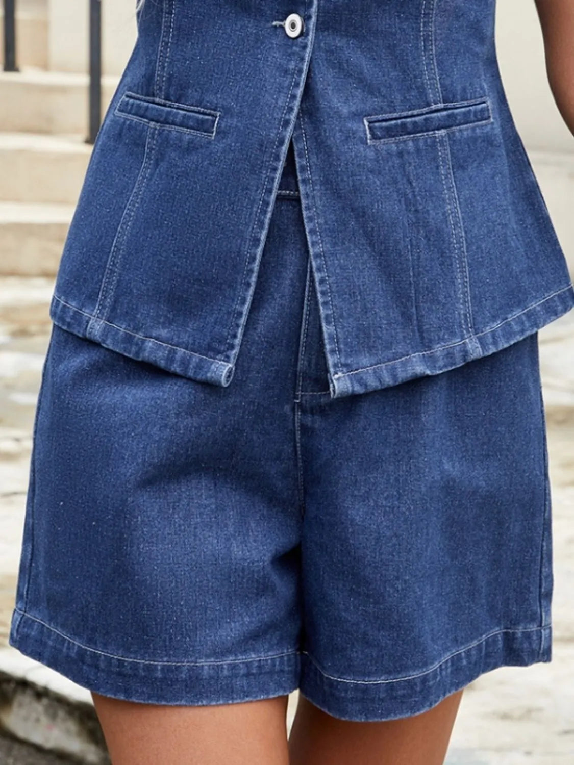 Ensemble décontracté en jean avec gilet boutonné et short