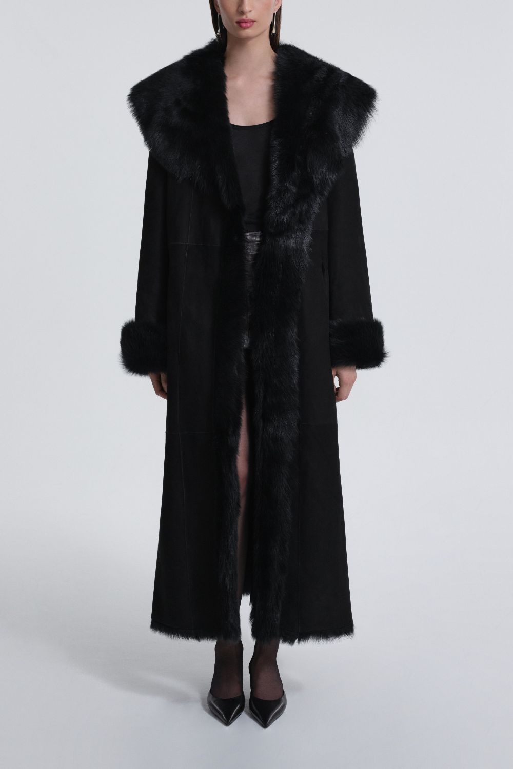 Manteau Chic en Fausse Fourrure pour un Style Hivernal Élégant