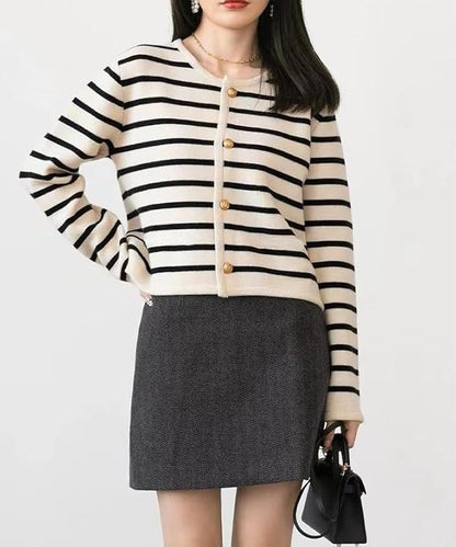 Pull tricoté rayé confortable pour les superpositions d'automne