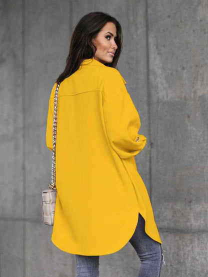 Chemise-veston longue boutonnée confortable avec col en laine et revers