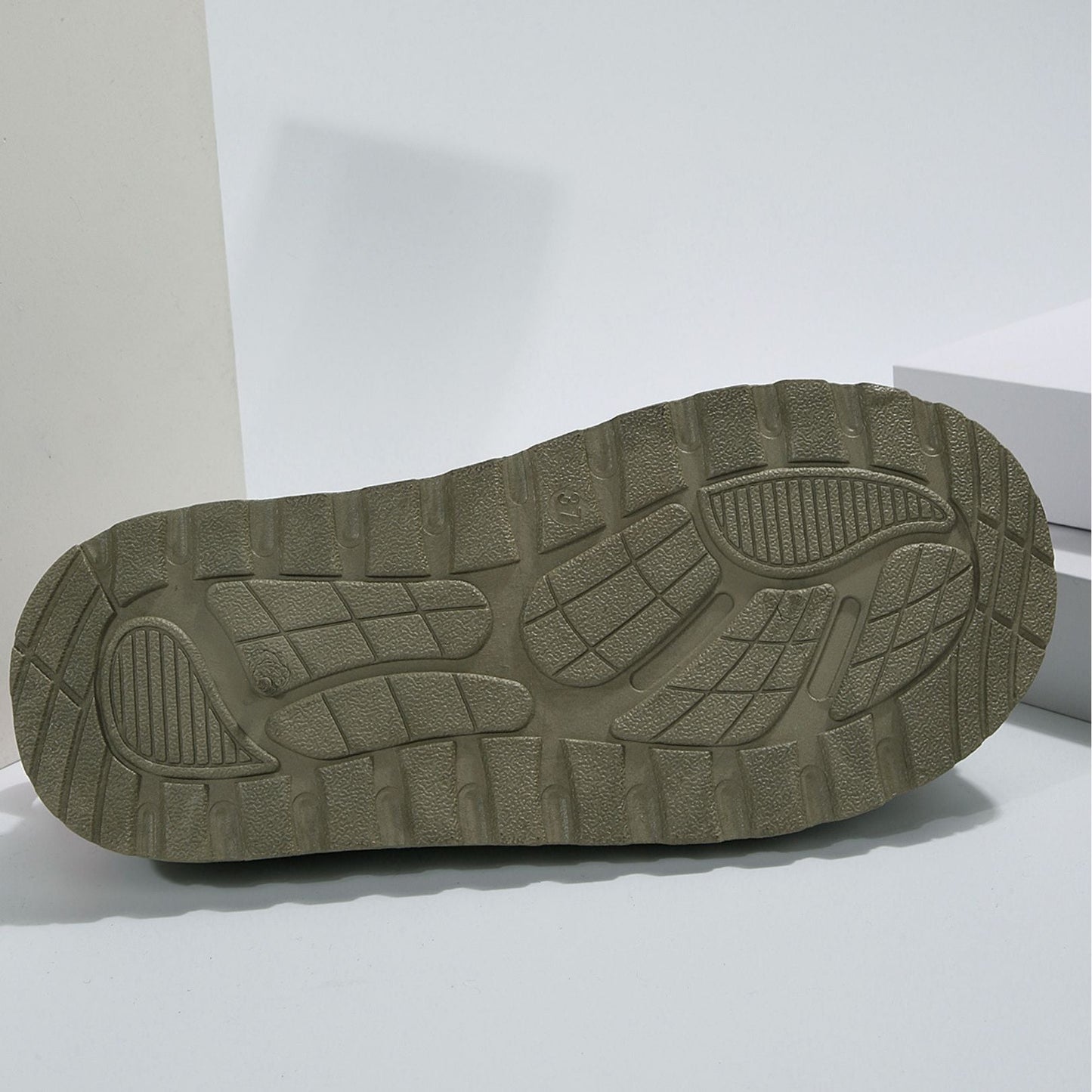 Bottes montantes à talons compensés doublées en fausse fourrure douillette