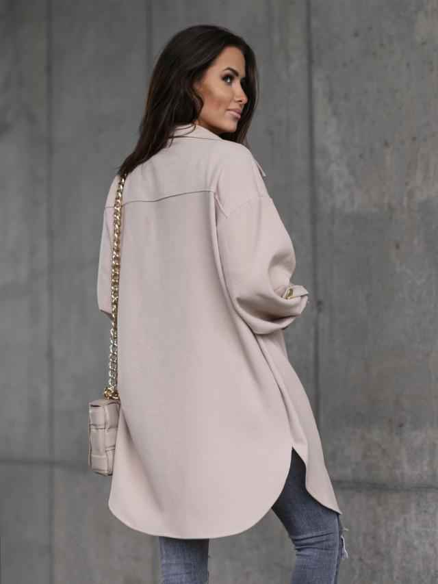 Chemise-veston longue boutonnée confortable avec col en laine et revers