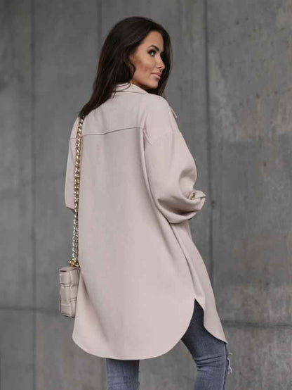 Chemise-veston longue boutonnée confortable avec col en laine et revers