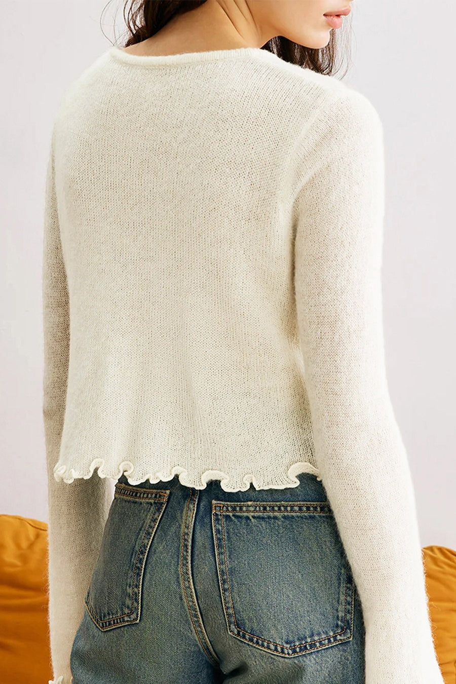 Cardigan tricoté à volants fleuris et ajusté