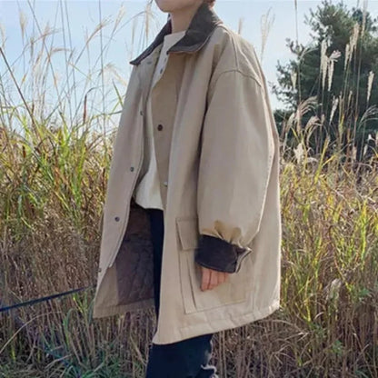 Veste pour femmes d'inspiration vintage avec col rabattu et grandes poches