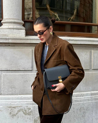 Veste Blazer en Daim Intemporel pour un Look Superposé Chic