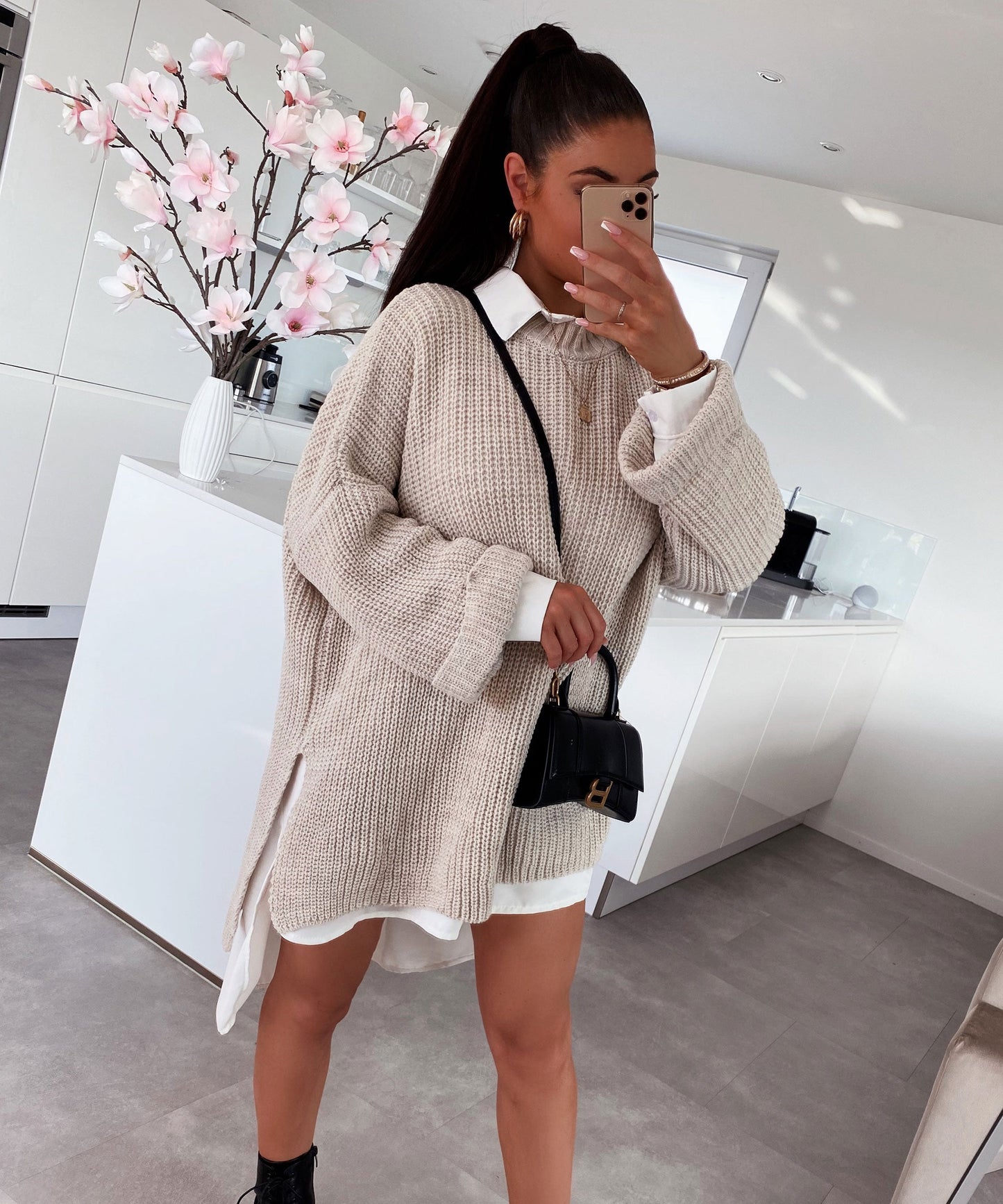 Pull tricoté surdimensionné confortable en beige doux