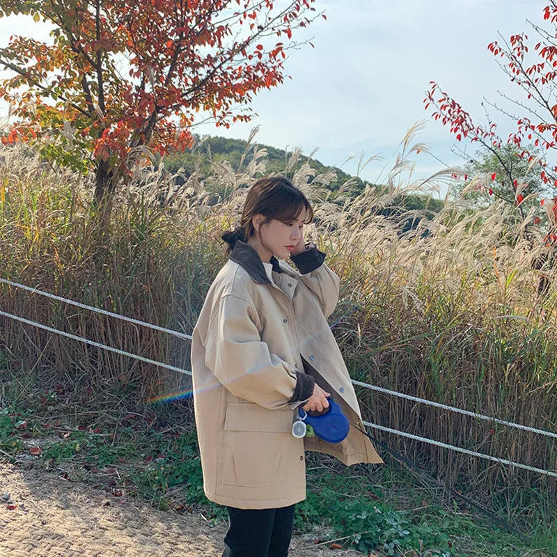 Veste pour femmes d'inspiration vintage avec col rabattu et grandes poches