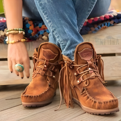 Bottines en daim à pompon pour femmes