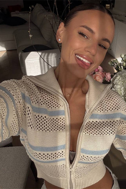 Sweat à capuche à manches longues avec col zippé, découpe et rayures colorées