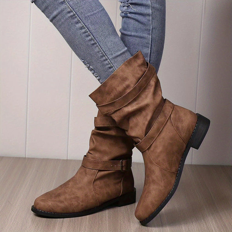 Bottes chevilles en cuir chic avec détail boucle