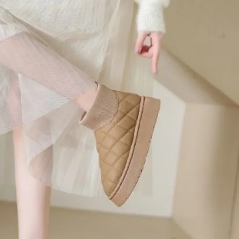 Chaussons en tricot douillet avec semelle épaisse et doublure chaude