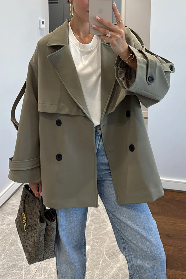 Trench-coat urbain moderne à revers ceinturé avec détails de boutons