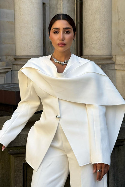 Ensemble chic blazer cape et pantalon large