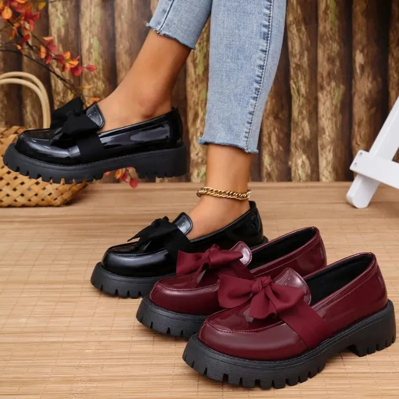 Mocassins épais en cuir verni pour femmes