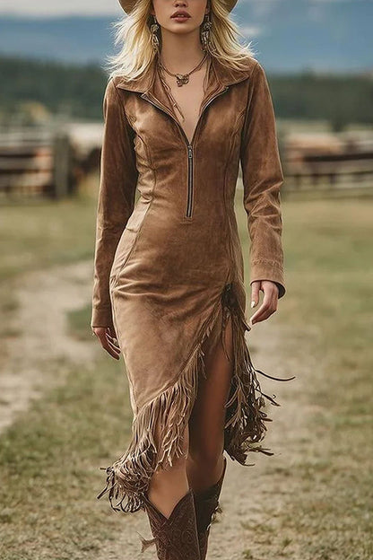 Robe midi ajustée en daim avec ourlet à pampilles