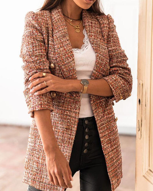 Blazer long élégant en tweed à carreaux pour un look superposé chic
