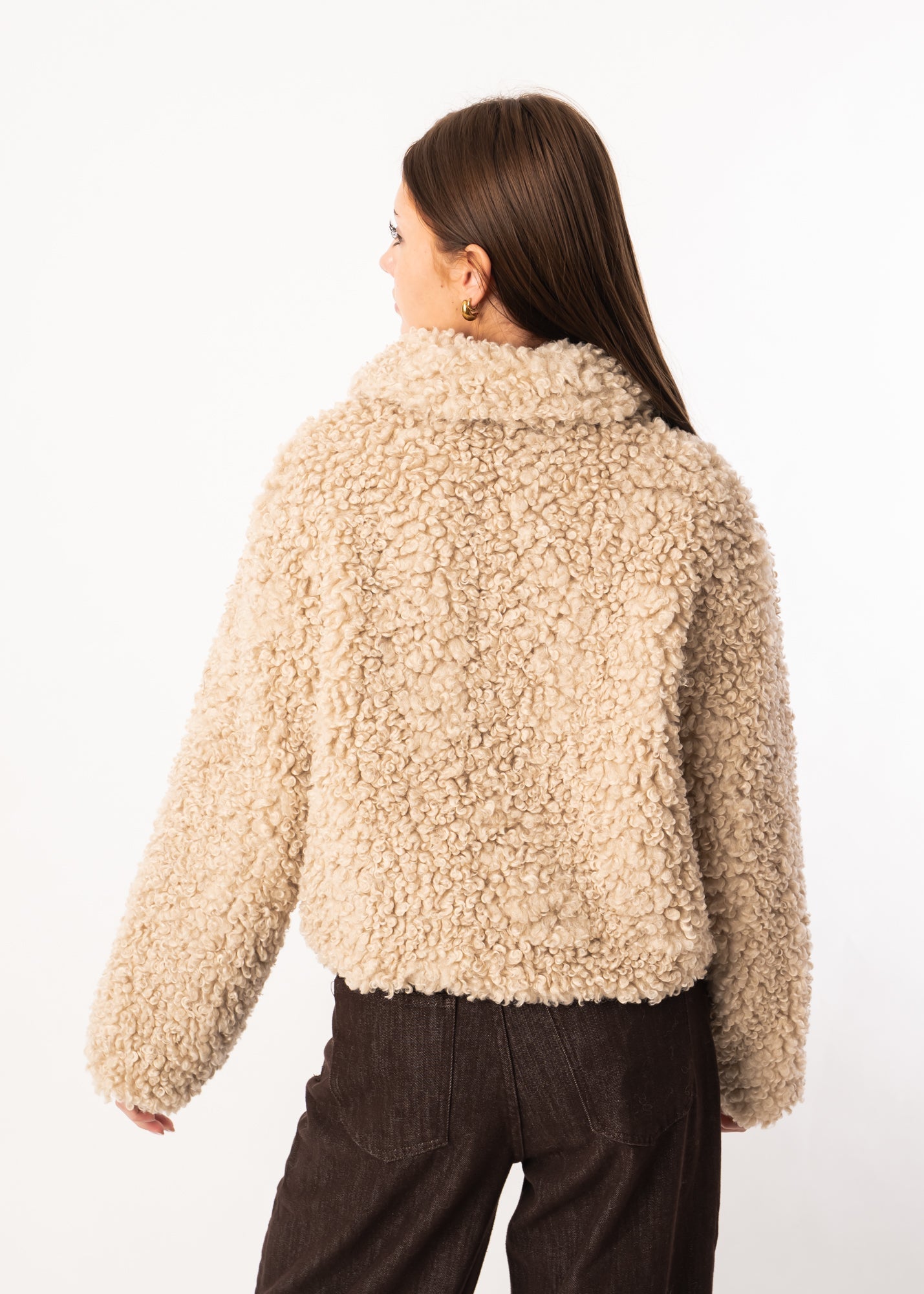 Veste douillette en peau de mouton bouclée