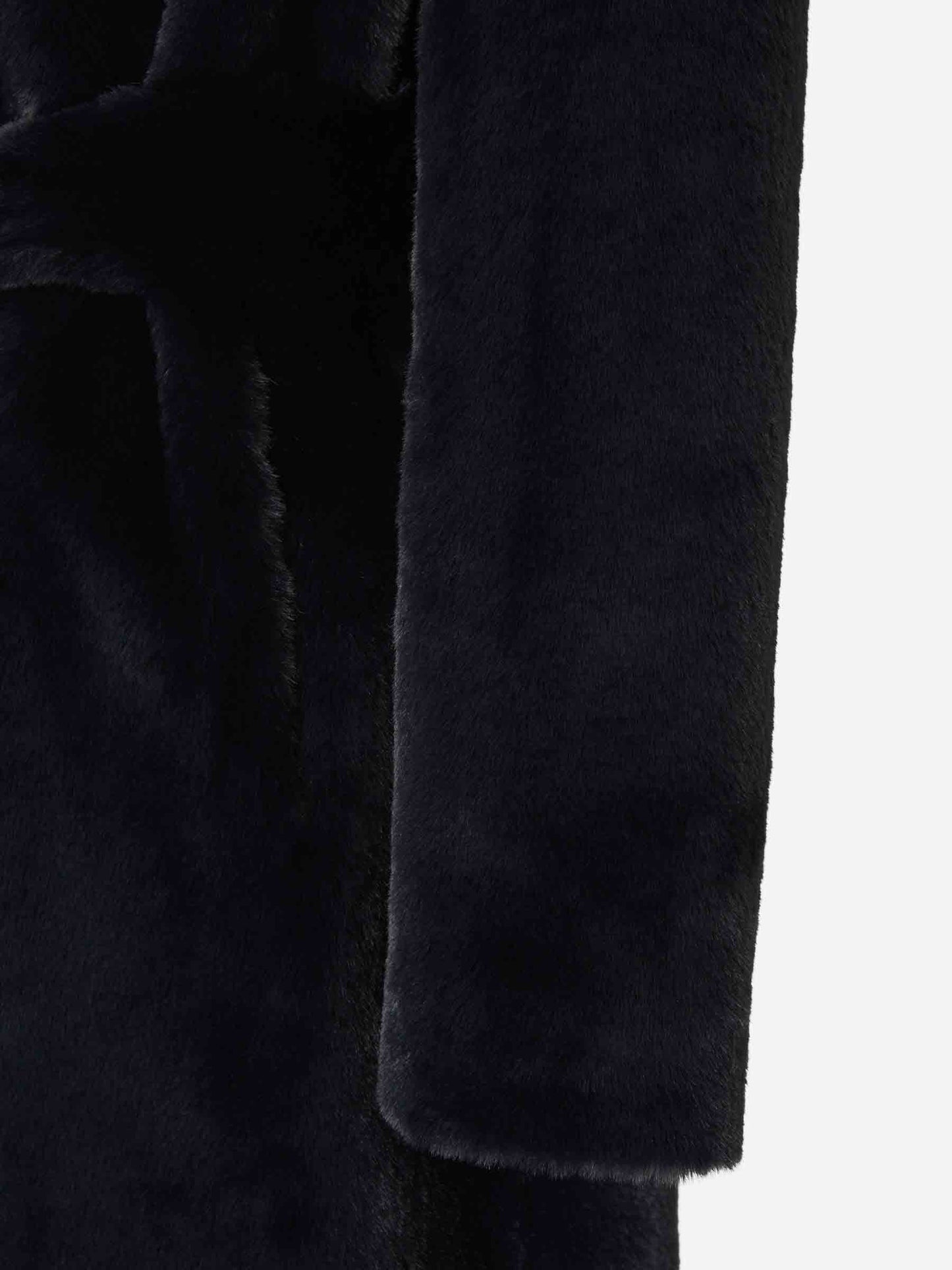 Manteau Chic en Fausse Fourrure pour un Style Hivernal Élégant