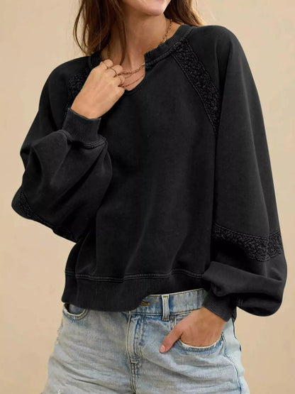 Sweat-shirt confortable avec détails en dentelle pour un look casual chic
