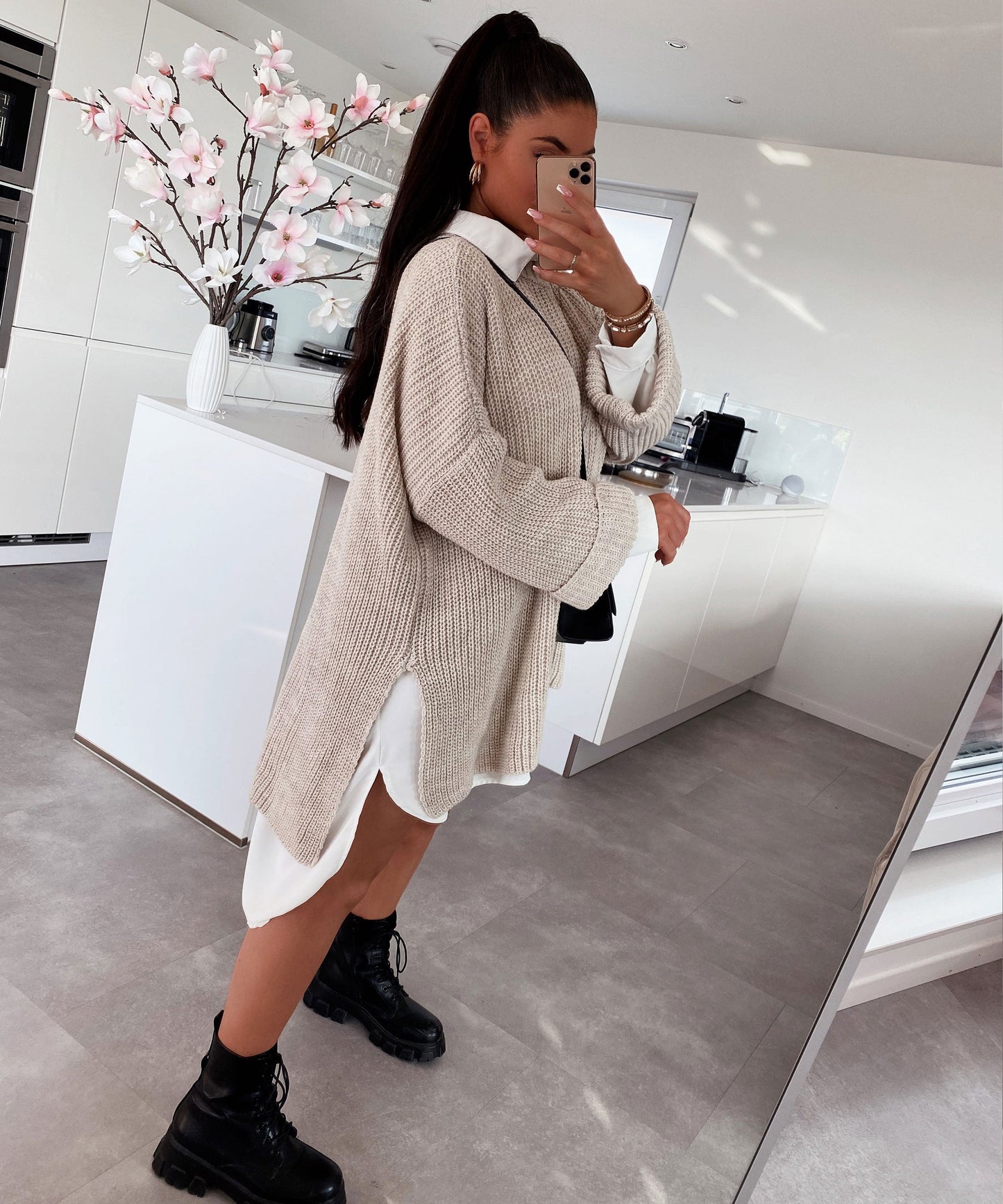 Pull tricoté surdimensionné confortable en beige doux