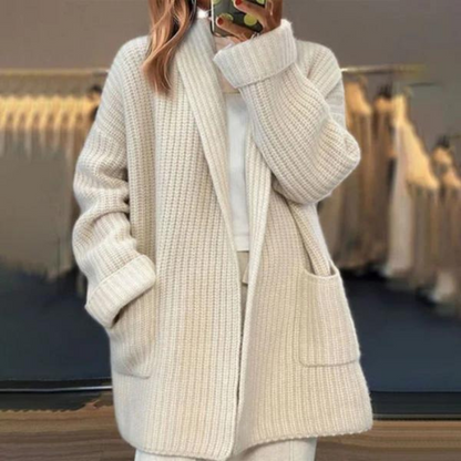 Cardigan d'Hiver en Maille Beige pour Femmes Élégant