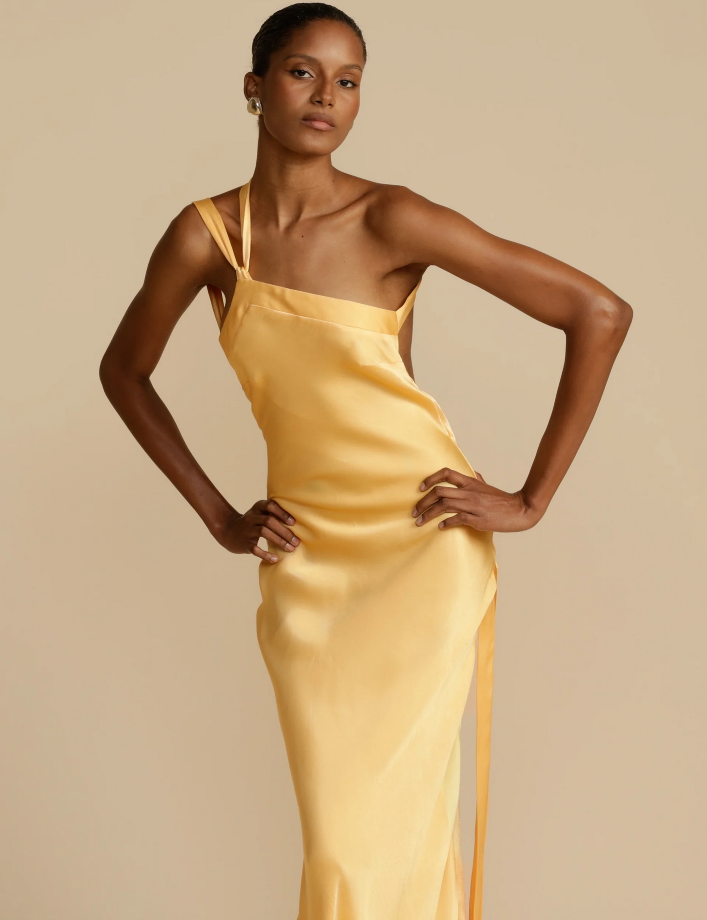 Robe Fluide en Soie à une Epaule Raffinée pour Femme