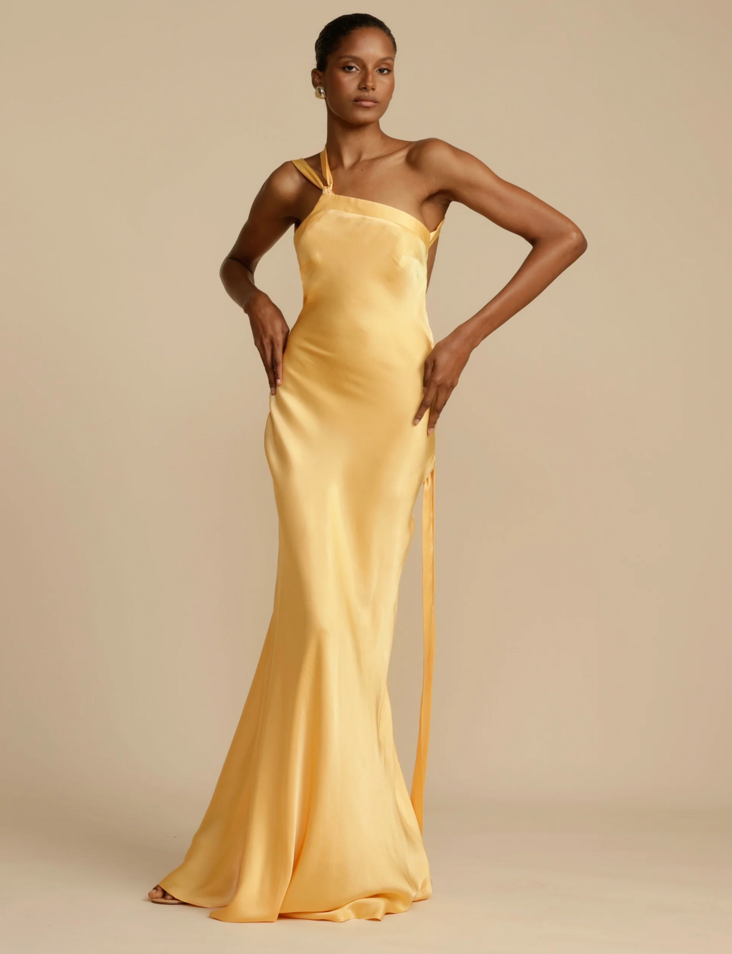 Robe Fluide en Soie à une Epaule Raffinée pour Femme