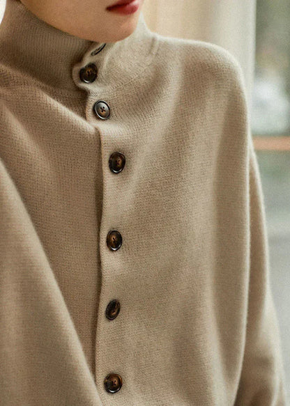 Femmes Beige Pull à Col Roulé avec Boutons