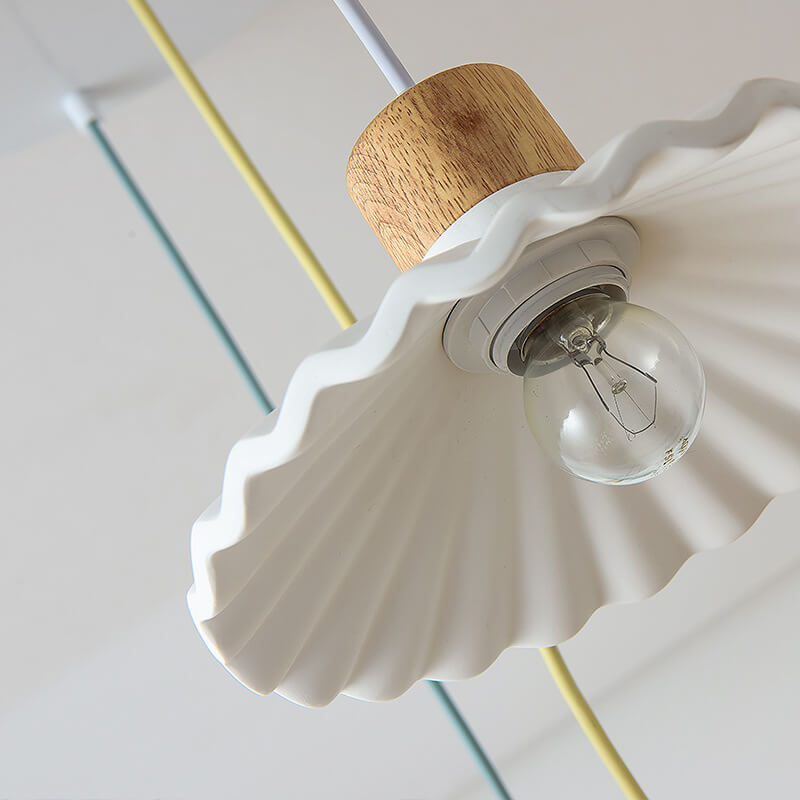 Lampe suspendue réglable aux couleurs vives