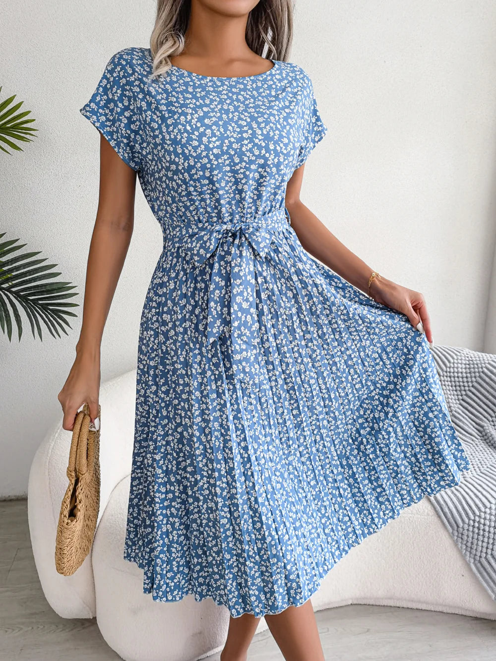 Robe longue plissée à ligne A à motif floral