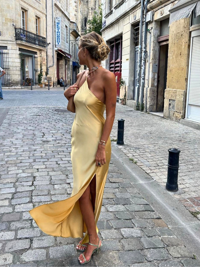Robe Longue Évasée en Soie à Épaule Dénudée pour Femme