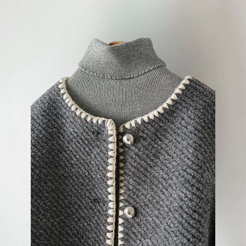 Cardigan en maille légère chic pour superposition