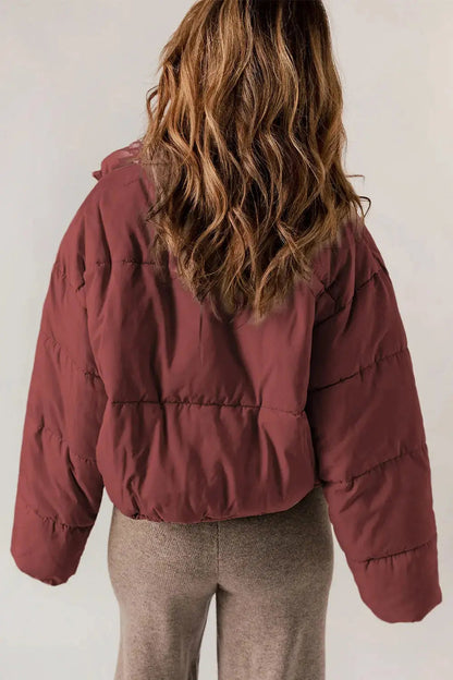 Manteau long chic à col et fermeture éclair pour un style superposé élégant