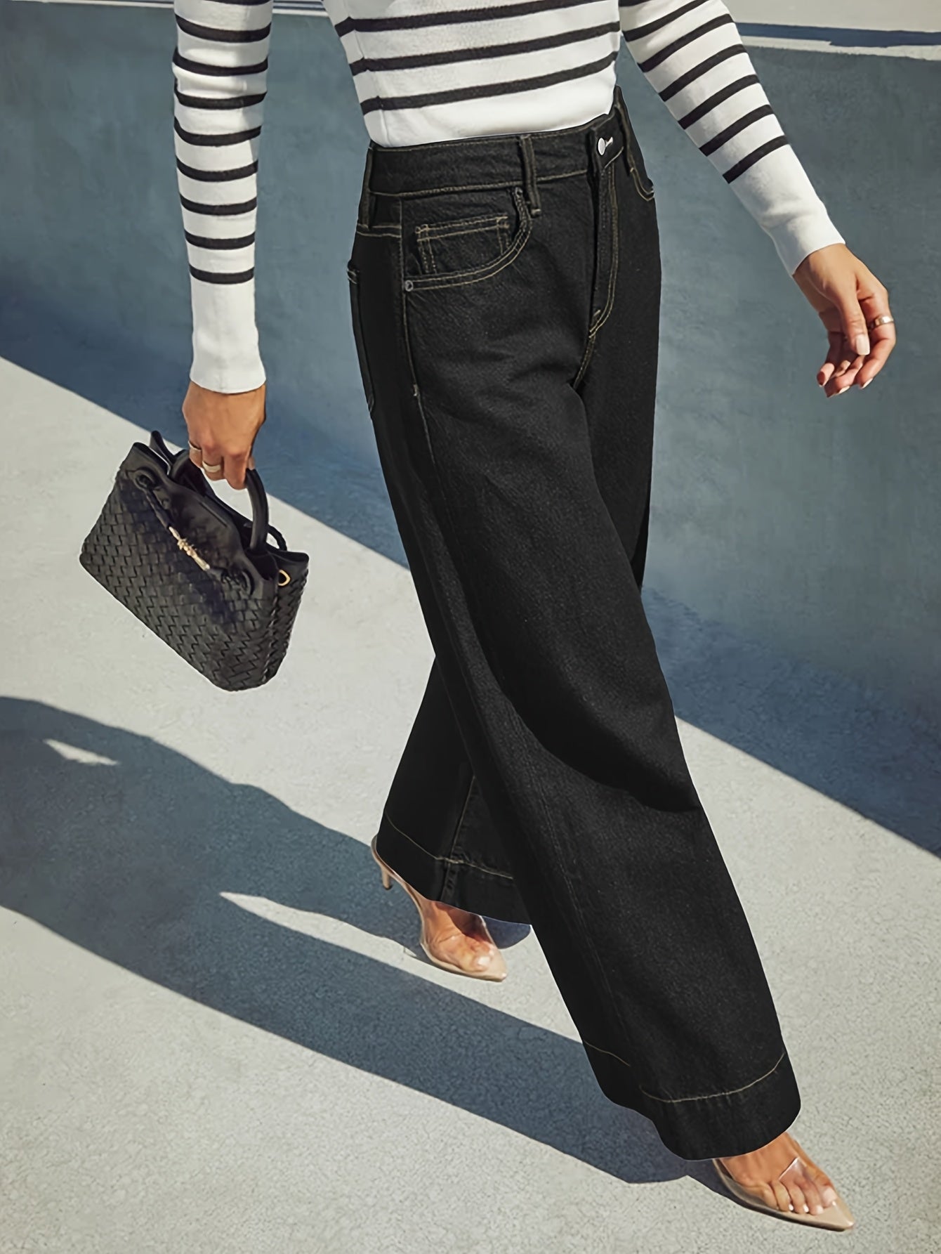 Jean en denim extensible taille haute à jambes larges avec ourlet revers