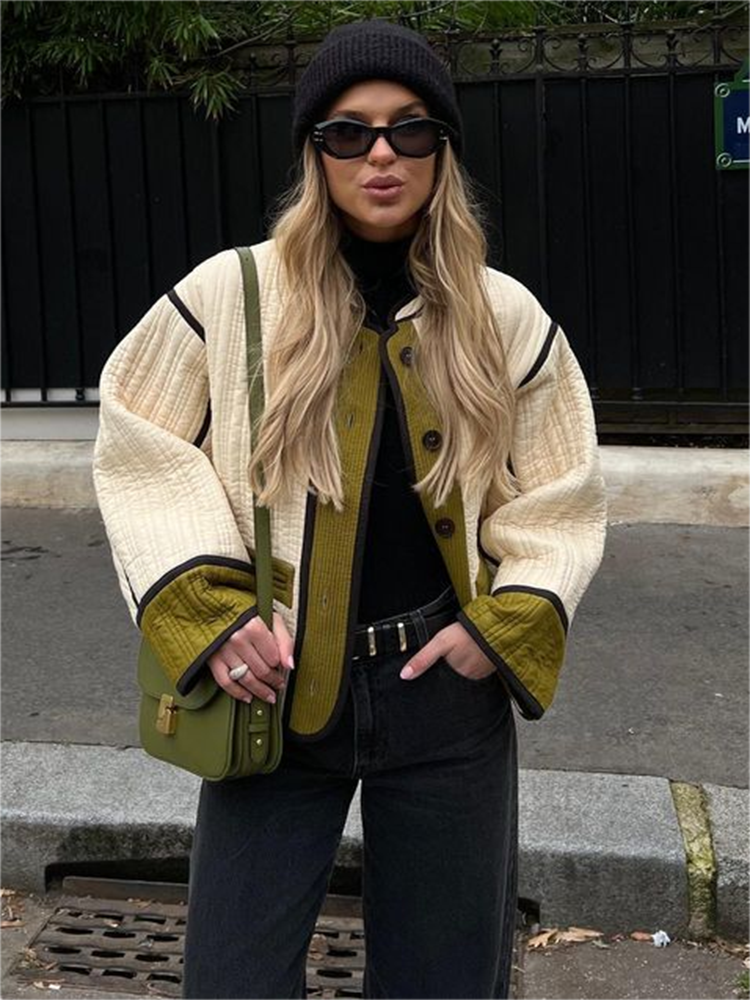 Veste de femme transition confortable avec détail à boutons