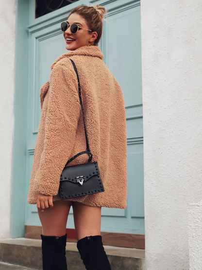 Manteau court en peluche teddy douillet avec col revers pour femme