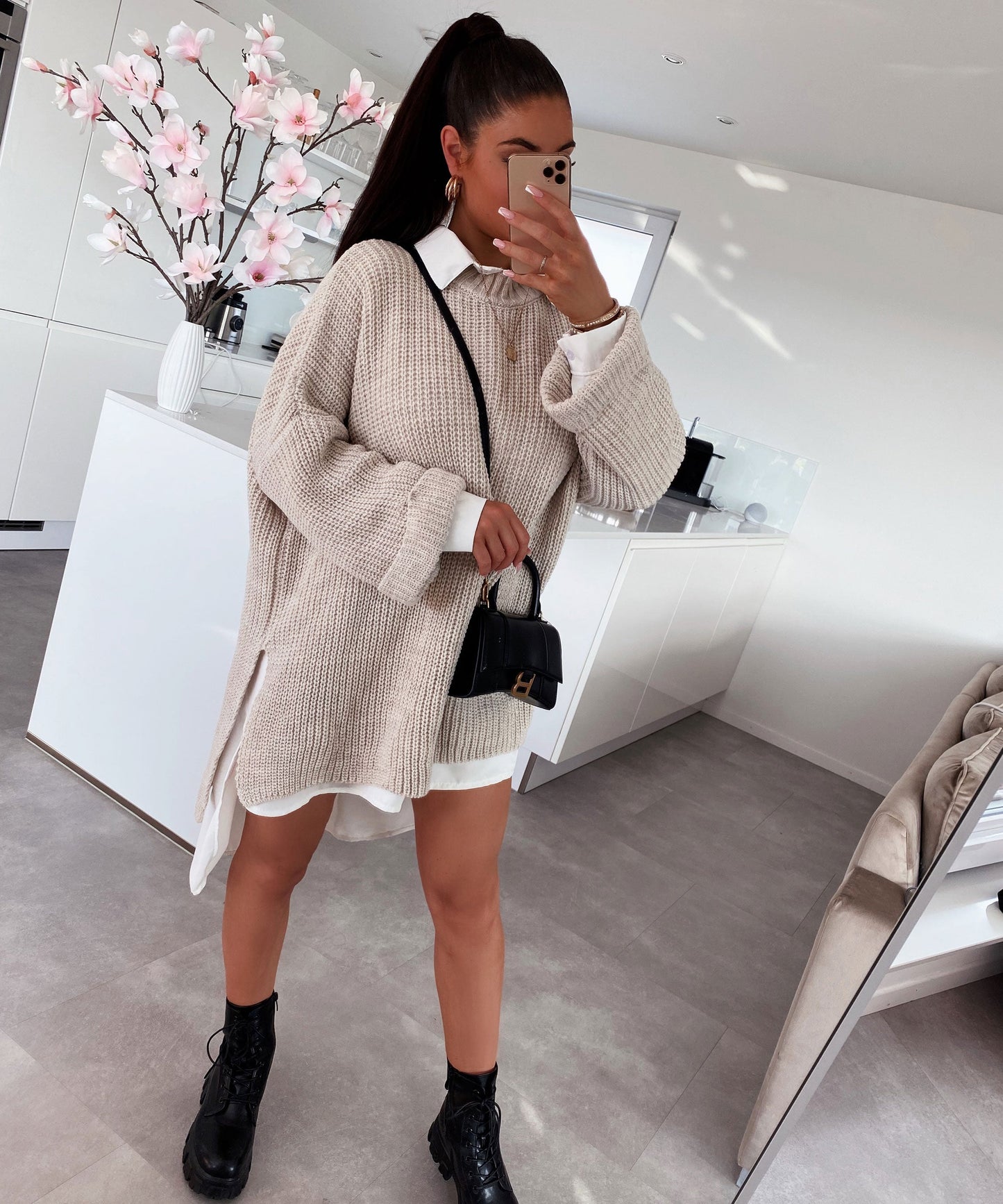 Pull tricoté surdimensionné confortable en beige doux