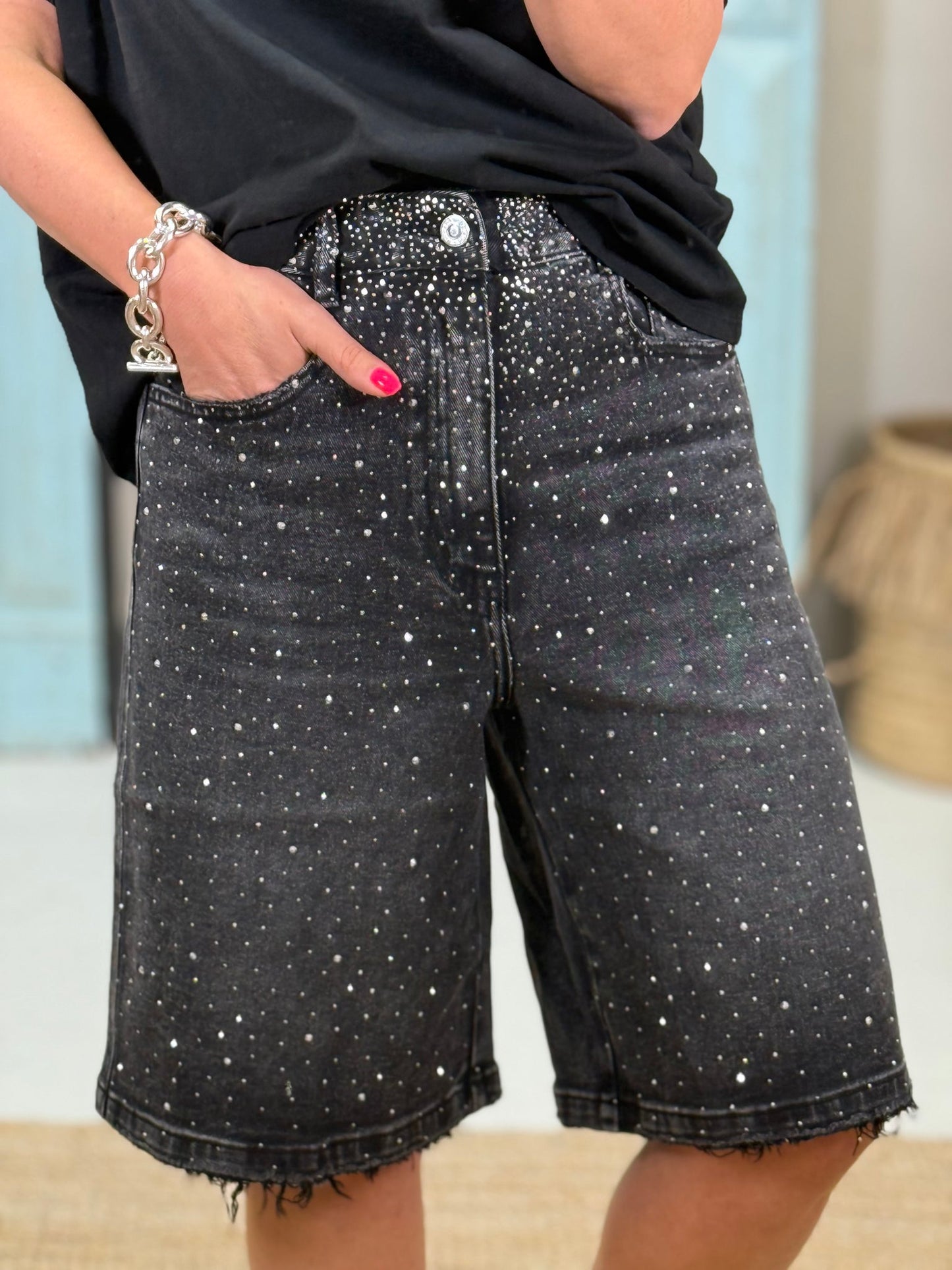 Tendance bermuda-jeans avec ornements en strass