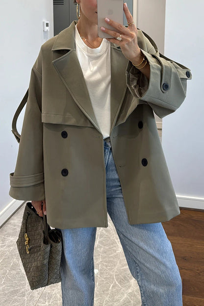 Trench-coat urbain moderne à revers ceinturé avec détails de boutons