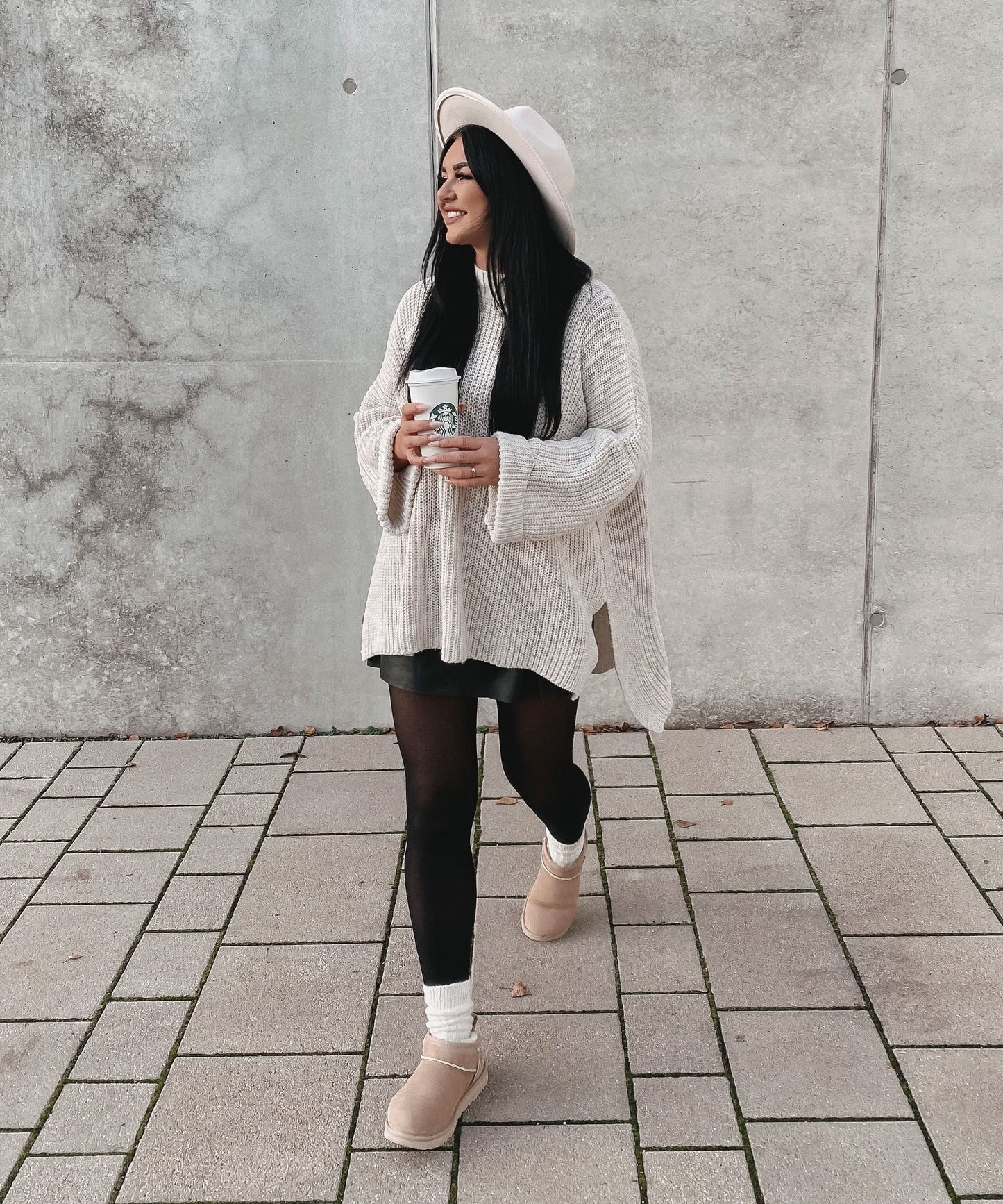 Pull tricoté surdimensionné confortable en beige doux