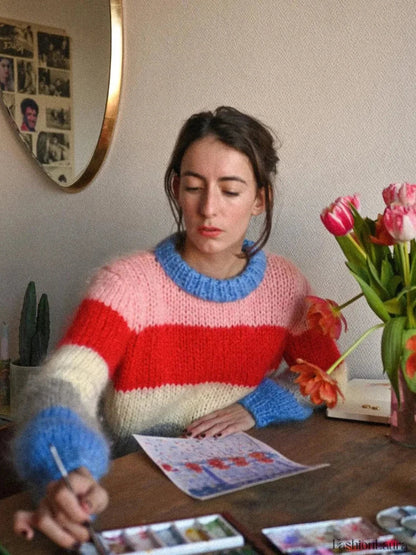 Pull en maille à rayures colorées pour un look décontracté chic