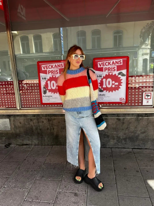 Pull en maille à rayures colorées pour un look décontracté chic