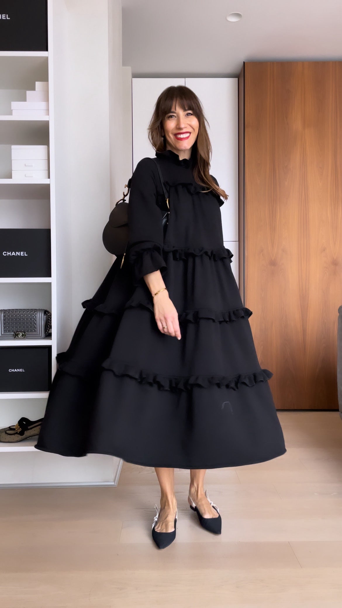 Robe Noire Décontractée à Volants pour Femme