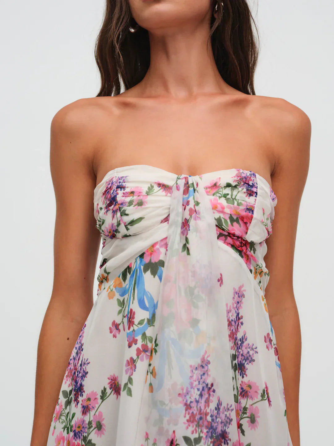 Robe maxi bohème fleurie fluide pour ambiance estivale