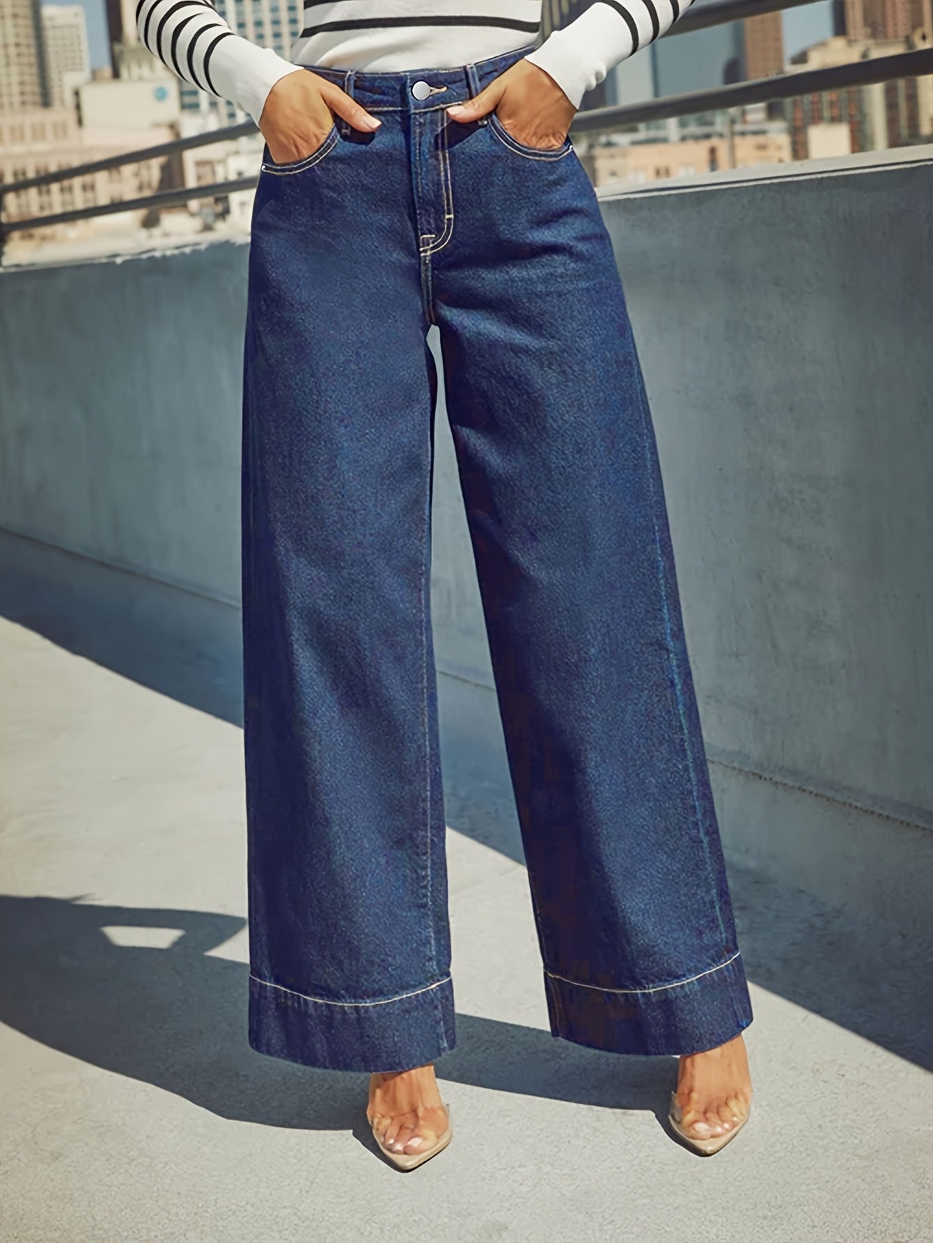 Jean en denim extensible taille haute à jambes larges avec ourlet revers