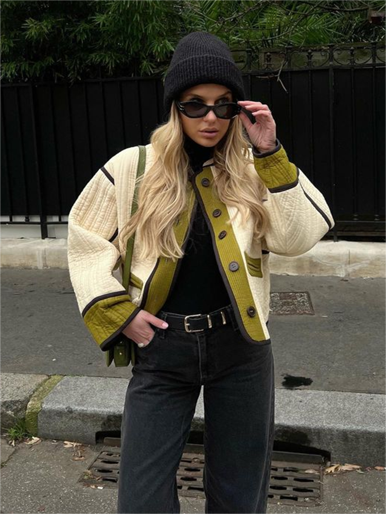 Veste de femme transition confortable avec détail à boutons